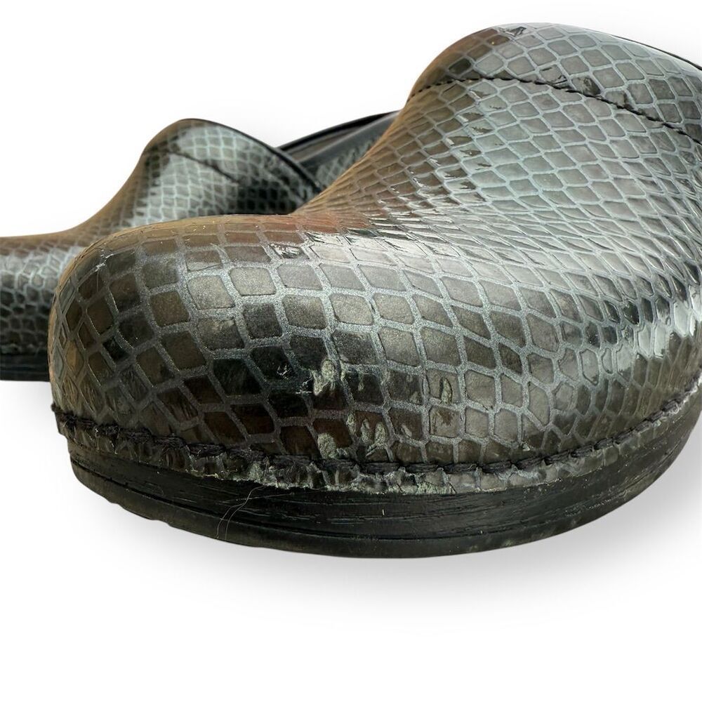 Dansko XP Women's Black Snake Pring Clogs Size 9.5-10 Slip-Resistant Work Shoes - Picture 10 of 13